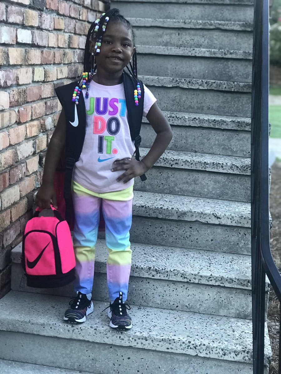 My_Tweet_Fat's tweet image. Opps She Did it again #SchoolFlow 🌈💕🖍✏️📚