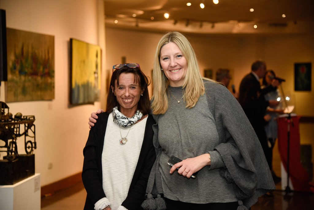 LicAndreaRizzo's tweet image. Se realizó una subasta silenciosa para recaudar fondos para el Banco de Alimentos Mendoza y Valos. En @HighMza te contamos todos los detalles 👉 goo.gl/P7599w