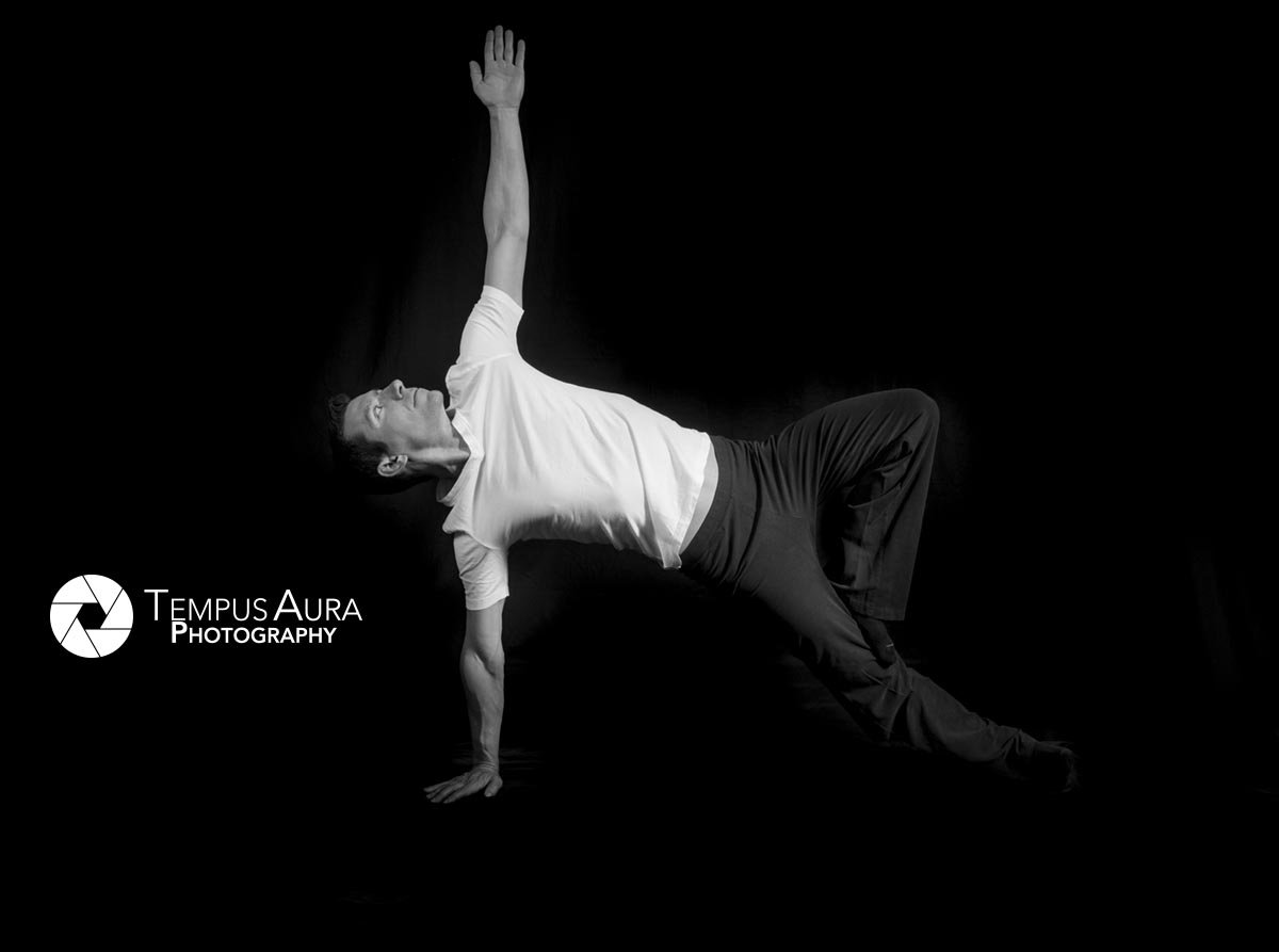 EugenieRobitail's tweet photo. Side Plank Pose

https://t.co/4fSQx41snU

#sideplank #armbalancing #inclinedplane #lateralinclinedplane #vasisthasana
#yoga #yogapose #posture #body #bodyposture #athlete #athleteportraiture #portraiture #portrait #yogi #male #man 

@TempusAura
@EugenieRobitail 
@TROLETTIPHOTO https://t.co/FjnkIhMcTy
