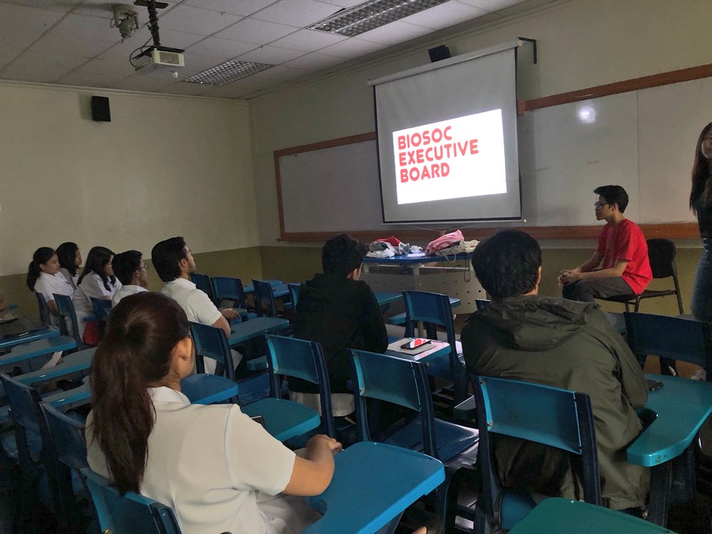 USTBioSoc's tweet photo. We met the Biology Freshmen today at Org Orientation!! ❤️❤️ #USTFreshmenWeek2018 https://t.co/ujfuZEThaV