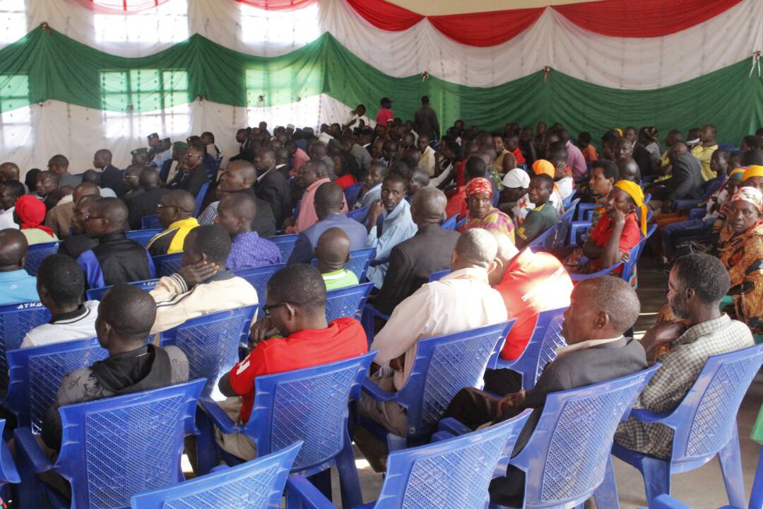 RuyigiProvince's tweet photo. Nous sommes heureux d'accueillir le S.E le Président de la République @pnkurunziza . La population de @RuyigiProvince lui souhaite la bienvenue. Ce matin, il a animé  une séance de moralisation de la société à l'intention des natifs,  élus et administratifs à la base.  #Burundi https://t.co/bYhcW52Qch