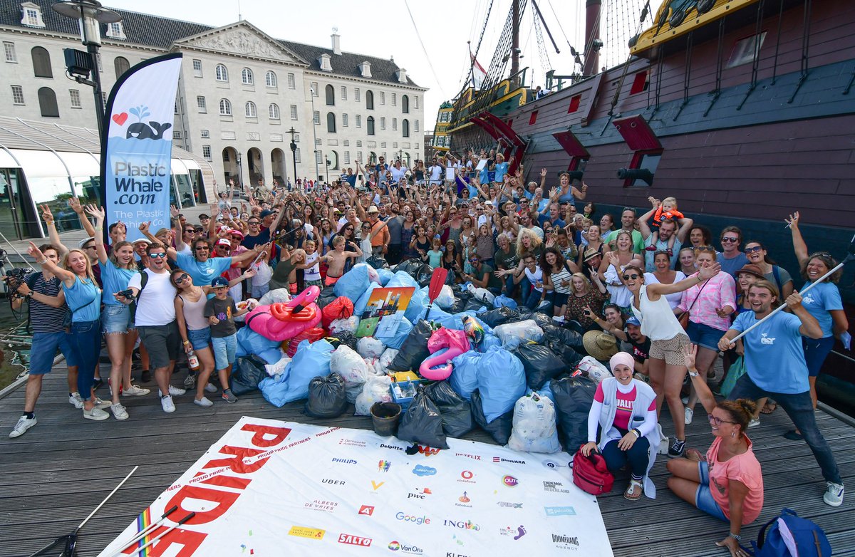 ThePlasticWhale's tweet image. What makes plastic fishing even more fun? When there are 278 of us! Thanks #hetscheepvaartmuseum for the great location, and @Waternet for the support, @Mokumboot for the boats and #kinboatamsterdam, #royalship and @StrommaNL as well. #prideplasticfishing