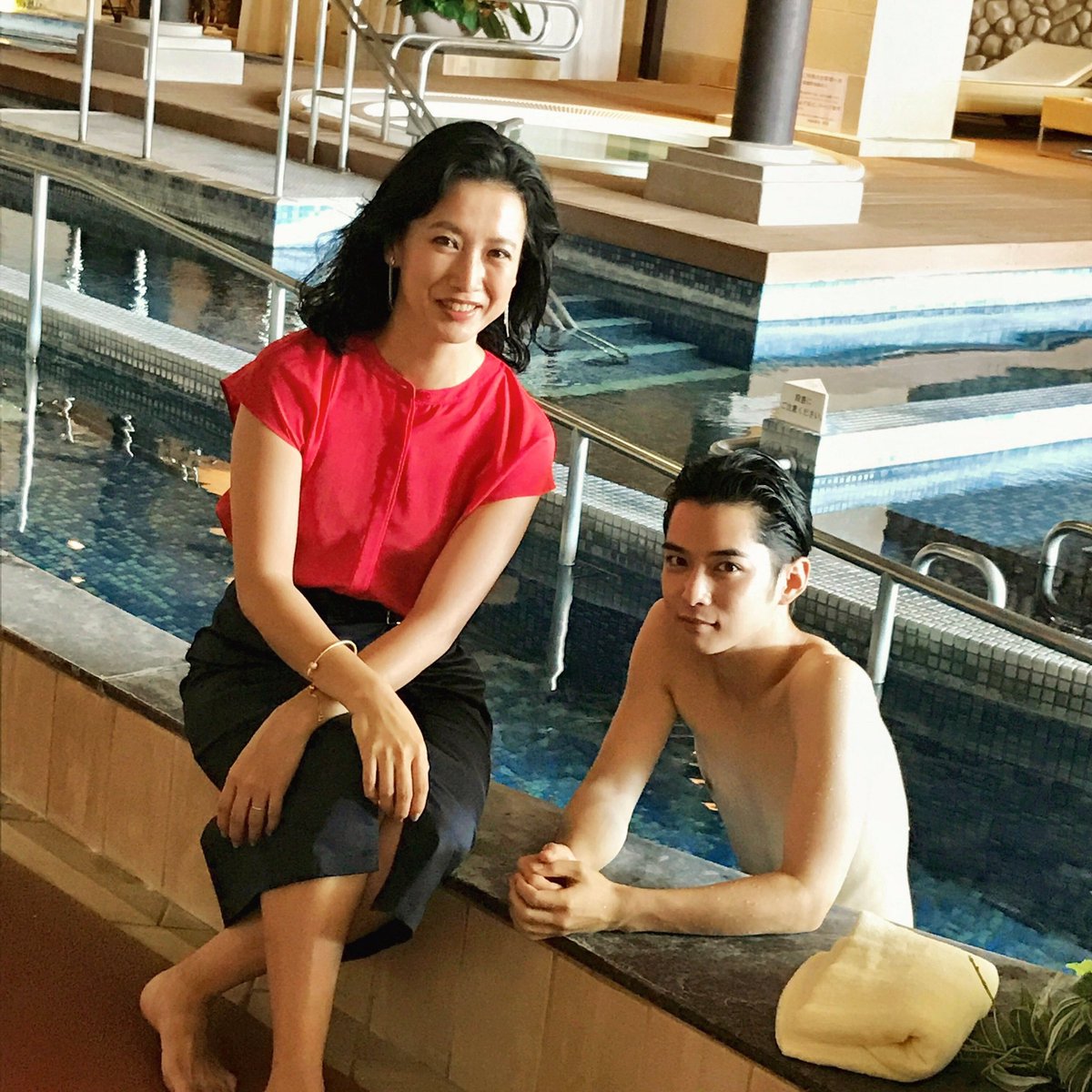 公式 高嶺の花 日テレ7月期水ドラ 龍一 千葉雄大 はまたまたプールでルリ子 戸田菜穂 と密会中 なんと なな 芳根京子 も龍一に会いにプールへ ついに母との関係に気づいてしまうのか 高嶺の花 宇都宮龍彗会ガチ勢