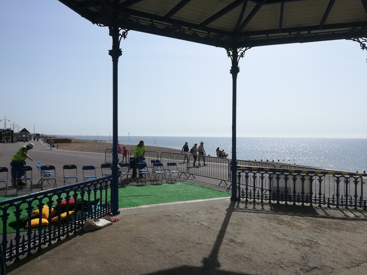 Eventsbognor's tweet photo. @MalcolmThe Setting up for you Malcolm. It's just gorgeous down here. Perfect weather for magic https://t.co/AysyyUtpMV