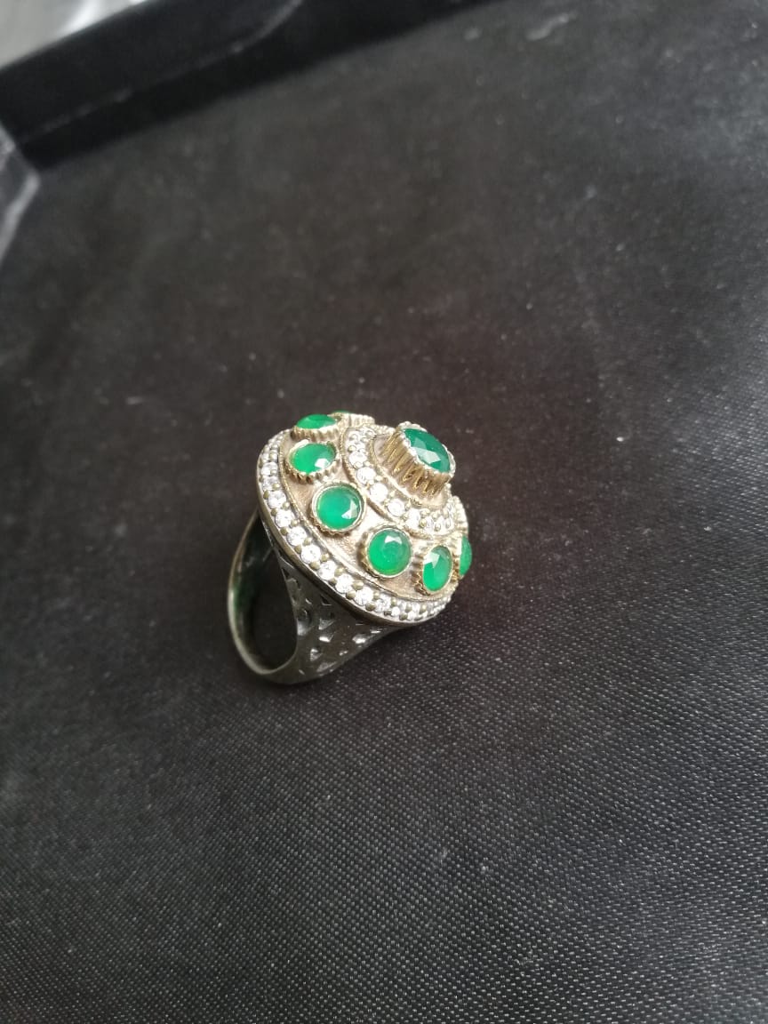 German Silver Green Onyx Ring With Zircon 
Buy
At
etsy.com/in-en/listing/…

#Germansilver #Earring #greenonyxring #bridesmaidring #ovalshapering #designerring #birthstonering #trendingring #extraordinaryring #traditionring #festivalring #partywearring #usringsize3-15(standard)