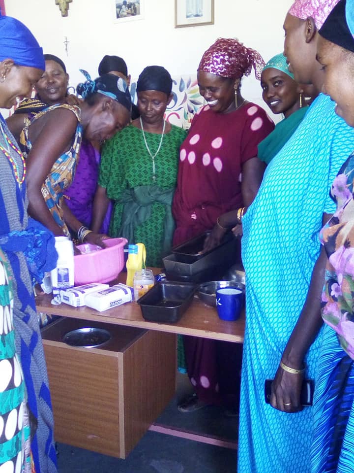 cookswelljikos's tweet photo. A million thanks to the #BunduRoversClub Kenya for the update on our charcoal baking oven that you took all the way up to the Good Shepard Catholic Mission in #NorthHorr during your #desertdriveagainsthunger last month
 #GodBlessTheWorkOfYourHands #Marsabit #northernkenya #se4all https://t.co/tAwXGOEQaq