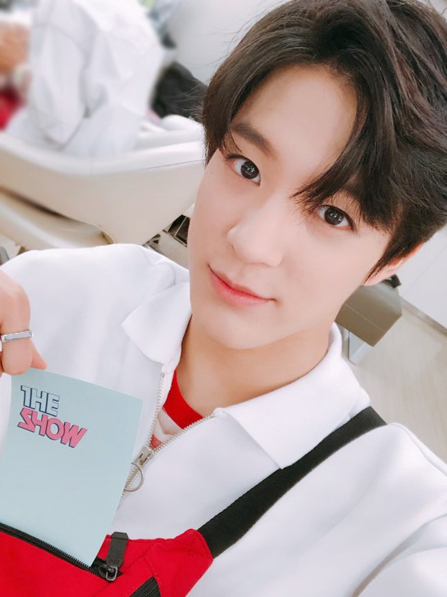NCTsmtown's tweet photo. 화요일엔 젠쇼!!! 젠쇼가 끝나도 만나고 싶은 사람 손!!! (재민아 손들어라~) - 젠

#젠쇼
#NCT https://t.co/n9acKfzaDJ
