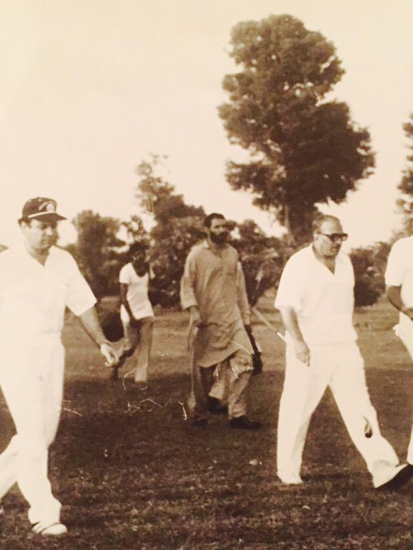 waqasshah50's tweet photo. @ShabazGil Nazriati Loog #PMLN #pmlnexposed #PanamaPapers #avenfieldrefrence #Corruption #MaryamNawaz #Calibri #Punjab #NawazSharif #Iqama https://t.co/ofN55tmDjW