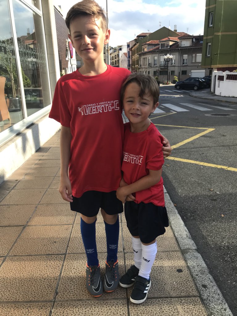 janesabs's tweet image. Boys off to football camp in Spain!! @KHDA #8weekstreak @KingsAlBarshaPE @Carlos230567