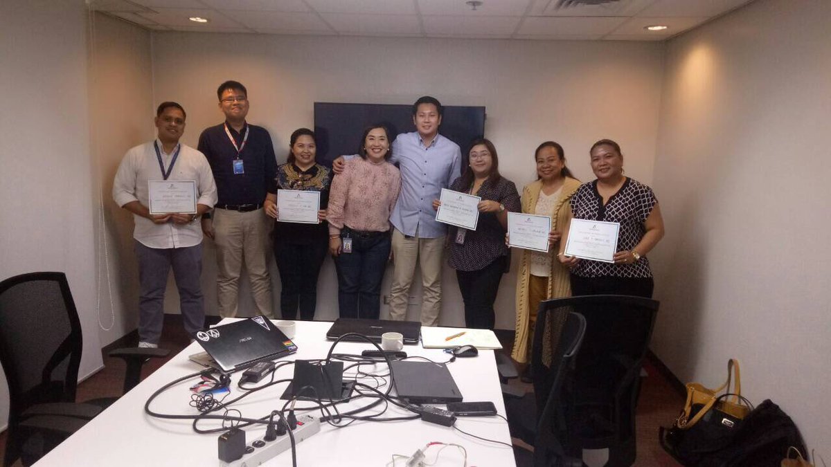 giasison's tweet image. Today was a good day for mental health. Trained batch 1 of our doctors for MH first aid c/o my ever reliable good friend and super great psychologist Renz Argao! Thanks for the knowledge @jetlax! #MoveForMH