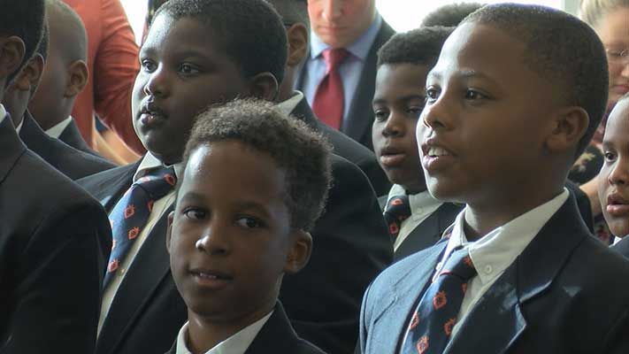 All 157 boys received new blazers and ties, paid for by Los Angeles Laker and former University of Kentucky basketball star, Rajon Rondo.

He put a special message to them in their jackets >> buff.ly/2vLxKH8 (Via @SRivestWAVE3)