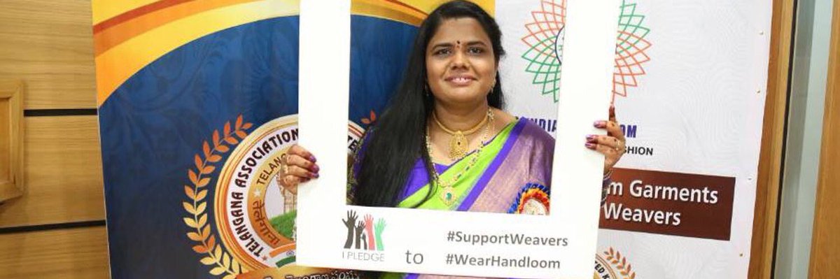 PavikandiPavi's tweet image. Remembering those moments on Nationalhandlomsday, supported Handlooms in London in our community events.  Thank you @KTRTRS  Garu for awareness and support to weavers. #supportweavers #wearhandloom
