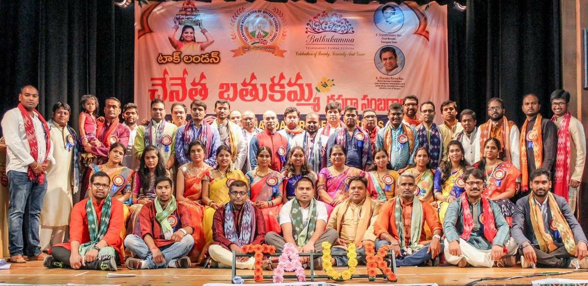 PavikandiPavi's tweet image. Remembering those moments on Nationalhandlomsday, supported Handlooms in London in our community events.  Thank you @KTRTRS  Garu for awareness and support to weavers. #supportweavers #wearhandloom