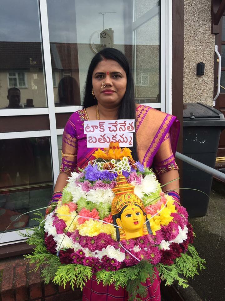 PavikandiPavi's tweet image. Remembering those moments on Nationalhandlomsday, supported Handlooms in London in our community events.  Thank you @KTRTRS  Garu for awareness and support to weavers. #supportweavers #wearhandloom