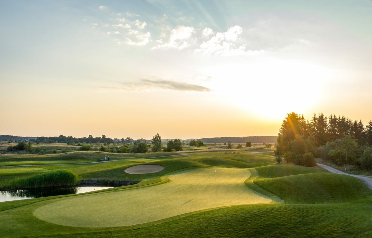 #PLATZINFORMATIONEN
<a href="/MunichGolf/">Golf Valley Munich</a> #Golf

07.08.18 

😎☀️: 31 Grad

📆 Clubsekretariat 8-19 Uhr
⛳️ DesignerCourse offen
⛳️ Golfpark offen
⛳️ Drivingrange offen
🍴 @EsszimmerValley geöffnet

#Picoftheday <a href="/goodsundayz/">GOOD SUNDAYS</a>

#Samstag #Sommerfest: Fluch der Karibik. Schnell Anmelden!