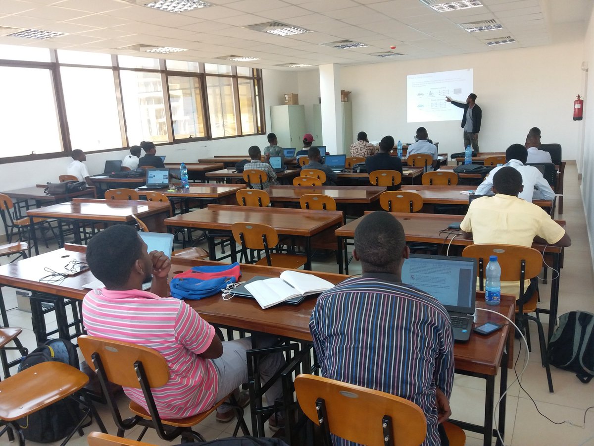 ParrotAI's tweet image. Introducing Foundation of Deep learning at UDOM-CIVE by @ThisIsApix in #Tanzania 

#MLfor6Weeks #parrotAI #DeepLearning