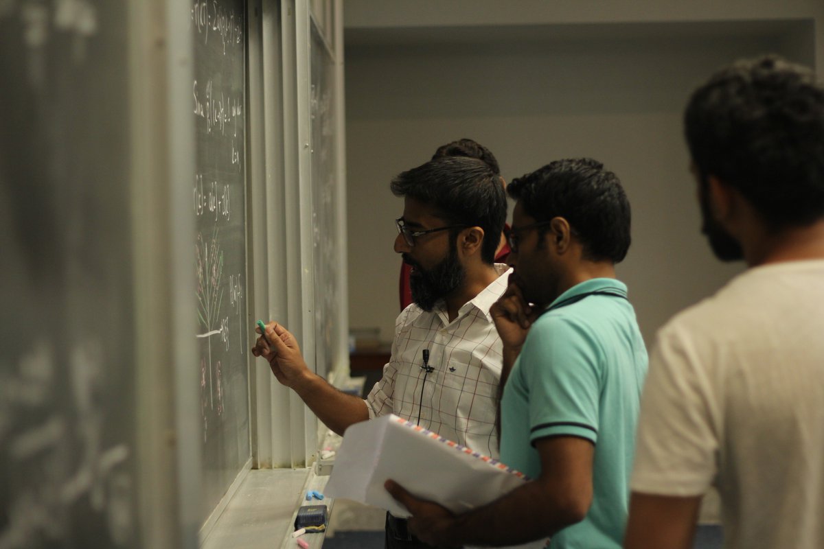 ieeelums's tweet photo. OFDM is an underlying waveform in many communication standards including, LTE, WiFi, WiMax, DSL and Powerline. The goal of this short yet rigorous course is to enable the participants to design and customize their own interpretation of OFDM based physical layer. (Dr. Momin Uppal) https://t.co/0PWKnE8xK5