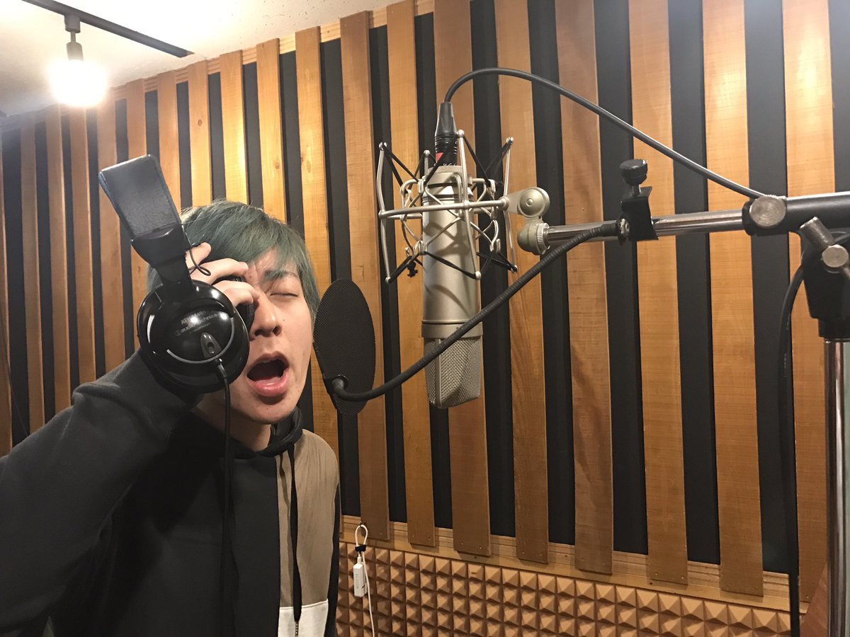 saitokyoji's tweet photo. そろそろ新曲のレコーディング日が近づいてきております😎😎
楽しみやでー!
#新曲
#レコーディング
#ファッスプ
#fatspread https://t.co/XniFAhKknJ