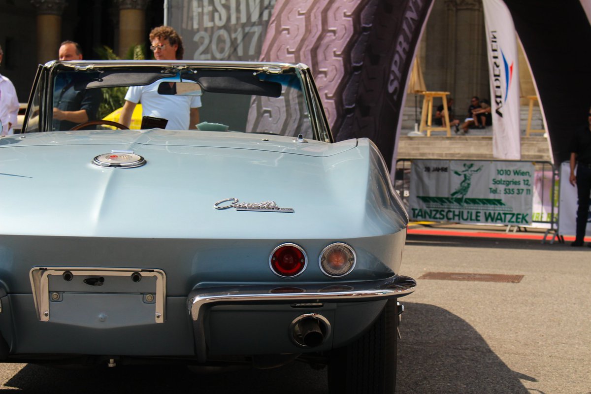 AvocadoUkulele's tweet photo. From last years #Vienna classic rallye, one of the most #stunning looking #cars in history
#carspotting #classic #oldtimer #carstagram #corvette #convertible #photography #dreamcar #holidays https://t.co/FcsdDSVpdn