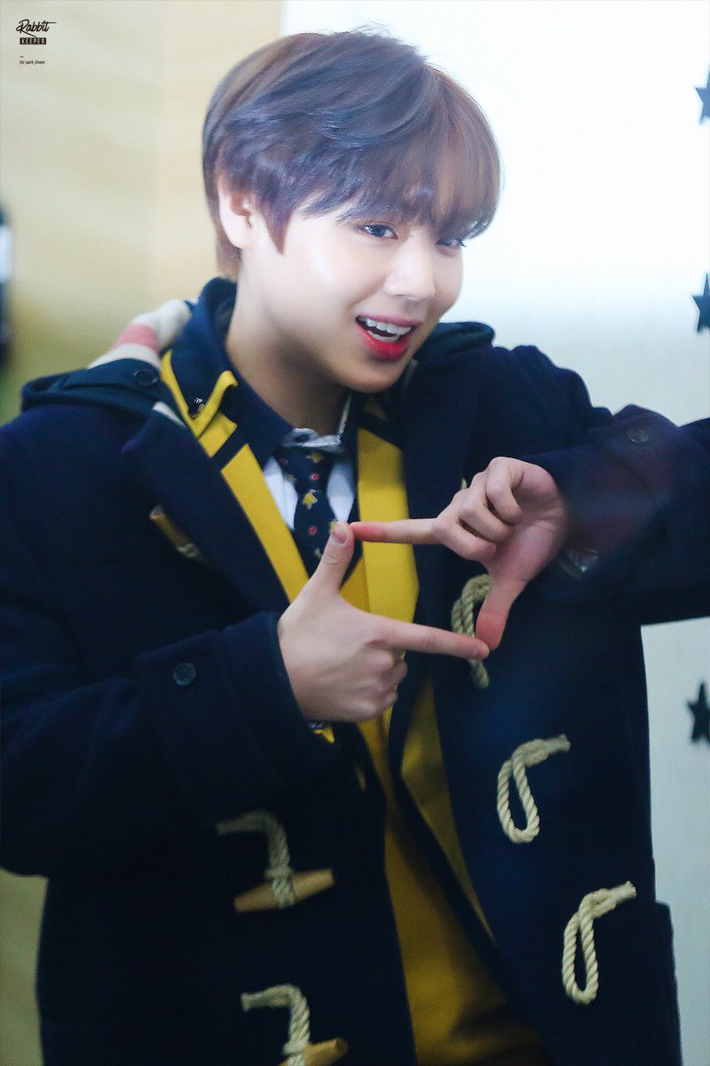 rabbitkeeper_jh's tweet photo. 평생 함께하고 떼려야 뗄 수 없는 관계가 서로 될꺼야💓

 #워너원과_함께한_일년_고마워
#Happy_Wannaone_Day
#워너원 #박지훈 https://t.co/RDMUj5eoEA