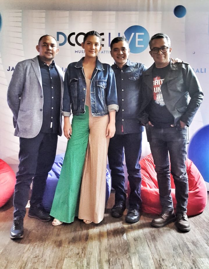 AdibHidayat's tweet image. Sharing session siang tadi bareng @MonitaTahalea dan @AliSugiri terkait konser 11 Agustus 2018 di The Pallas, Jakarta  #WorldofDcode #DCodeYourStyle