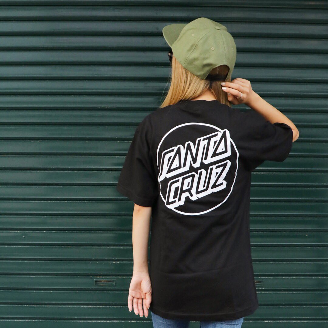 Feelin_osaka's tweet photo. 【SANTA CRUZ】OPUS DOT TEE (BLACK) Ssize
https://t.co/NDx0ejzMYB
モノトーンのCLASSIC DOT📸
デニムやハーフパンツと合わせて
も、オールブラックコーデでもバッチリ着こなせる万能アイテムです😎♪
#santacruz #santacruzskateboards #tee #classicdot #logo #street #streetfashion #streetgirl https://t.co/MmnUWJKfjm