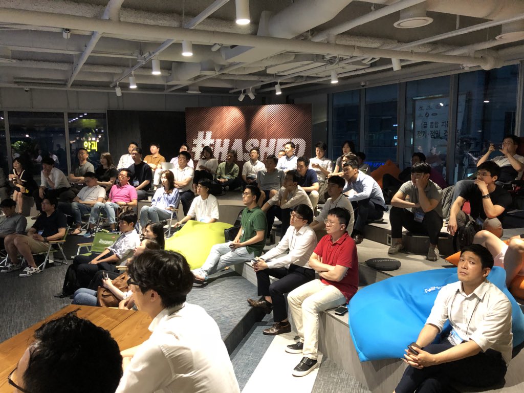 AlexShin's tweet photo. VC night at @hashed_official. If you are in the gangnam area, pop by grab some food and mingle.
#hashedlounge https://t.co/eQI4KZPBPC