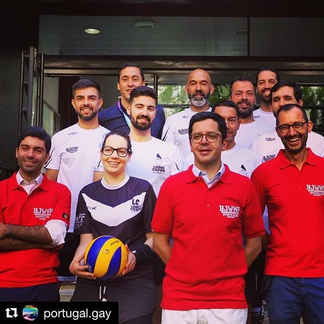 bjwhfsportsclub's tweet photo. João Paulo Rebelo, Secretário de Estado do Desporto e Juventude, veio a Paris visitar a comitiva portuguesa da #bjwhf. Vai ser um dia animado! #gaygames @paris2018 https://t.co/QH5YtgAF8a https://t.co/MnIPtxMfRP