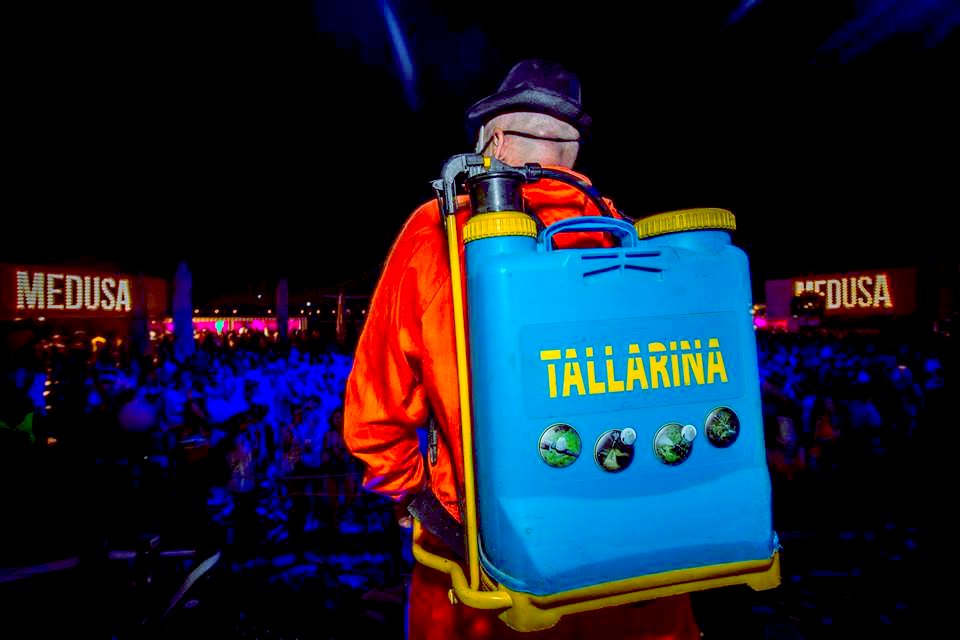 🌞OLA DE CALOR🌞
En el #TallarinaOnTour contamos con la maquinaria mas avanzada para combatir la ola de calor, te apuntas???
nos vemos este Viernes en @discocamaleoncalpe. 
#SantiBertomeu #OnionAndBack #BeThunder #ActitudThunder