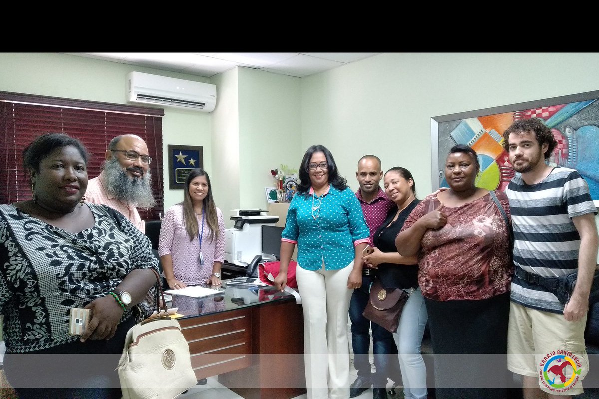 Edu_SantaLucia's tweet photo. El #ConsejodeDesarrollo del #BarrioSantaLucía, junto a instituciones educativas del Barrio, se reunieron con la directora del #DistritoEducativo08-04 para buscar soluciones al problema de la falta de cupo en los centros educativos del barrio 🤝 https://t.co/n9db4nR3OD