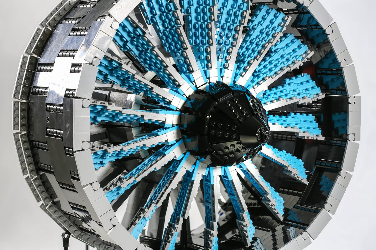 Rolls-Royce tweet media