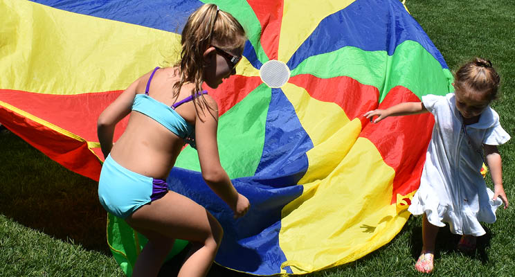 CLEPublicSquare's tweet photo. Oh shoot! Come to The Square for Summer Splash presented by The Cleveland Foundation from 11am-2pm for parachute play and many more activities! Summer Splash's full schedule can be viewed here: https://t.co/AKvFR1luvJ #SummerSplashCLE https://t.co/IaQXYo9zrE