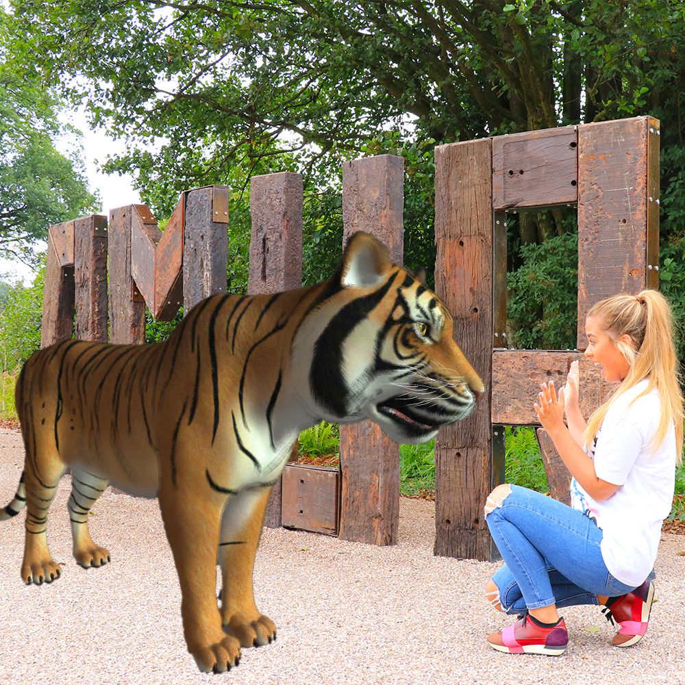 KnowsleySafari's tweet image. Who'll be photobombing your photos on our Safari Selfie Trail!? 

Find out how to get involved here buff.ly/2vOJclJ #SafariSelfie