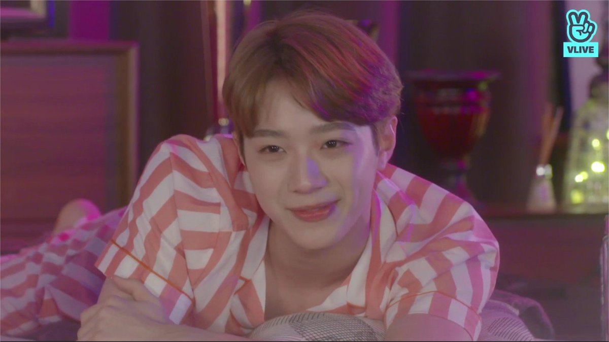 ippxxn's tweet photo. ไม่ใช่สีฟ้า แต่สีเทา ???? สีอะไรก็ได้แล้วตอนนี้ 

#หลินฮุน https://t.co/aawe8kdoCh