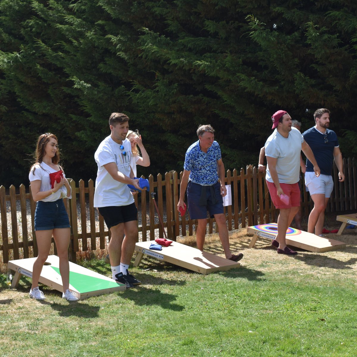 It's tournament time again! Wednesday 22nd August at the Wooden Fender in Ardleigh, 12pm. £2 entry for your shot at glory! #cornholechamp #midweekmotivation #midweekmadness #funinthesun #cornhole #pub