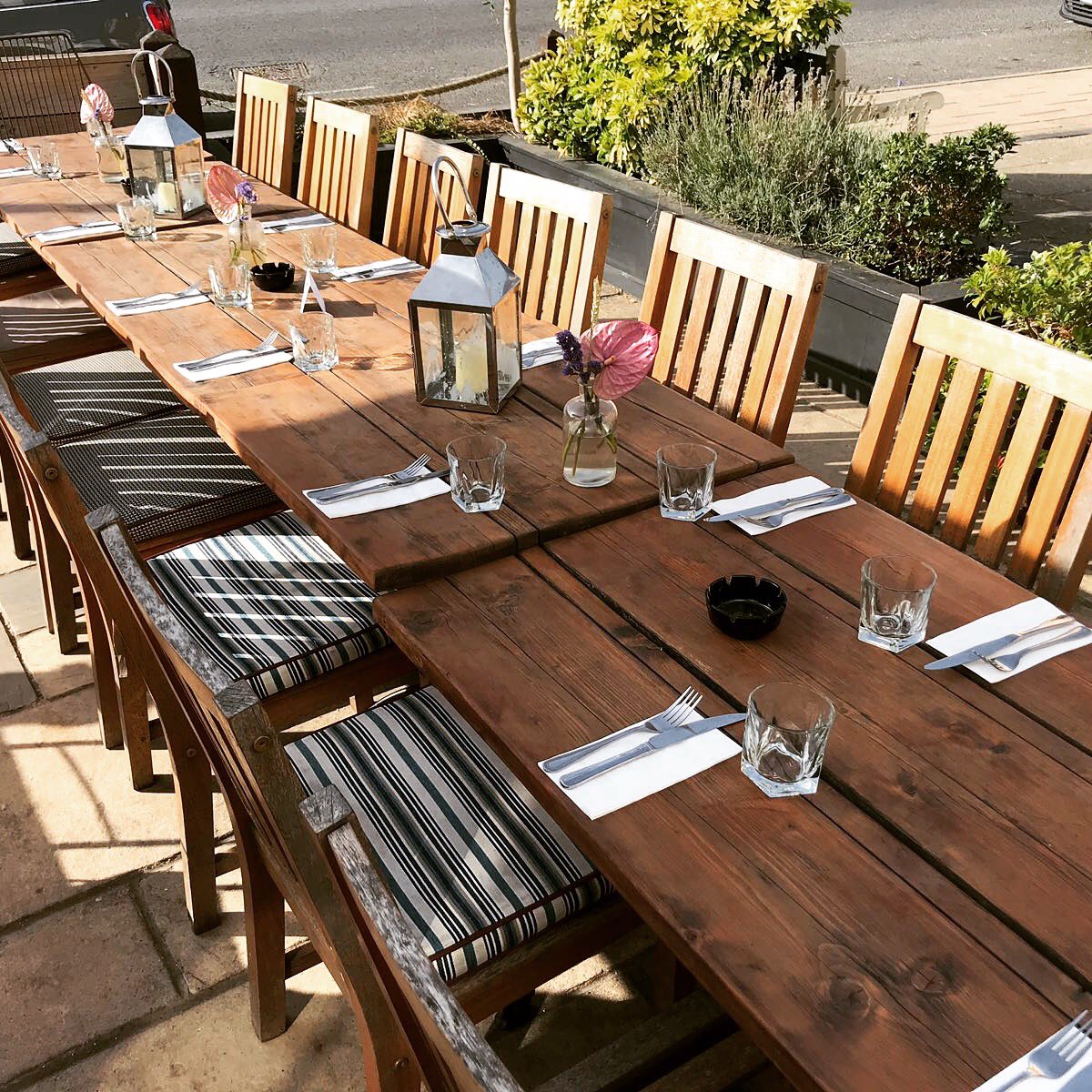 Why not reserve our large table on the patio for steak Tuesday..... half price steaks all day 😍
#steaktuesday #steak #whynot #cocktails #tenterden #whiteliontenterden #greatservice #amazingfood