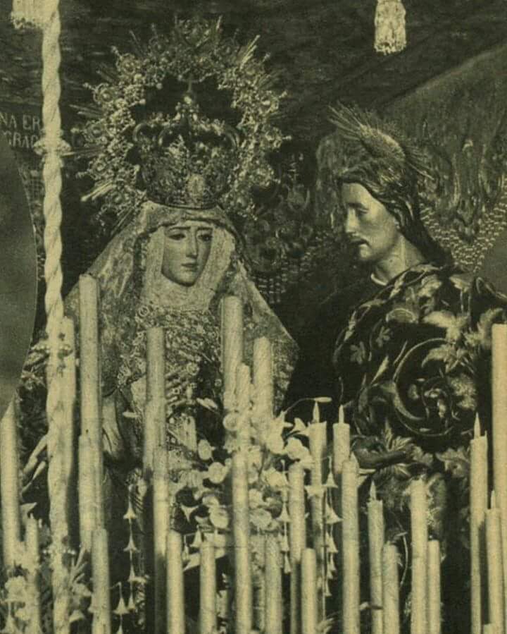 PatrimonioMscal's tweet photo. #marchasenlahistoria
En 1939 los sones de «Mater lacrimosa» acompañaron a la Virgen del Dulce Nombre. Tras su paso desfilaba la Banda de Música de Ingenieros.

🎵 Mater lacrimosa (M. Borrego) https://t.co/KrHc2Sc9NE
📷 Virgen del Dulce Nombre (1928-29). https://t.co/zRvEiIkrJW