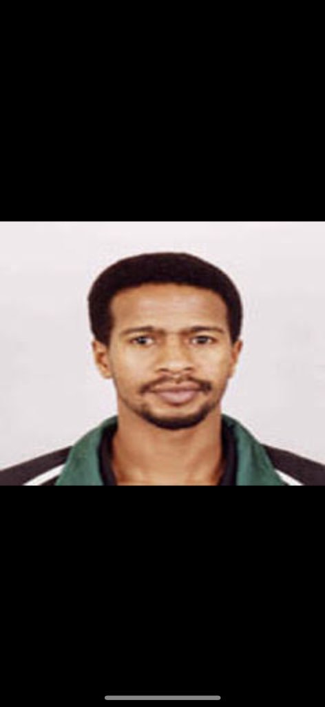 سيتم اليوم اجراء عملية ازالة ورم للاعب الهلال والمنتخب السابق خميس العويران في مدينة الملك فهد الطبيه ويحتاج الى تبرع في الدم 
كما اسعدنا هذا الاعب في السابق يحتاج وقفتكم اليوم رقم الملف ٤٣٩٠٢٣٤٥٥
ارجو نشرها في جميع القروبات ولكم الاجر