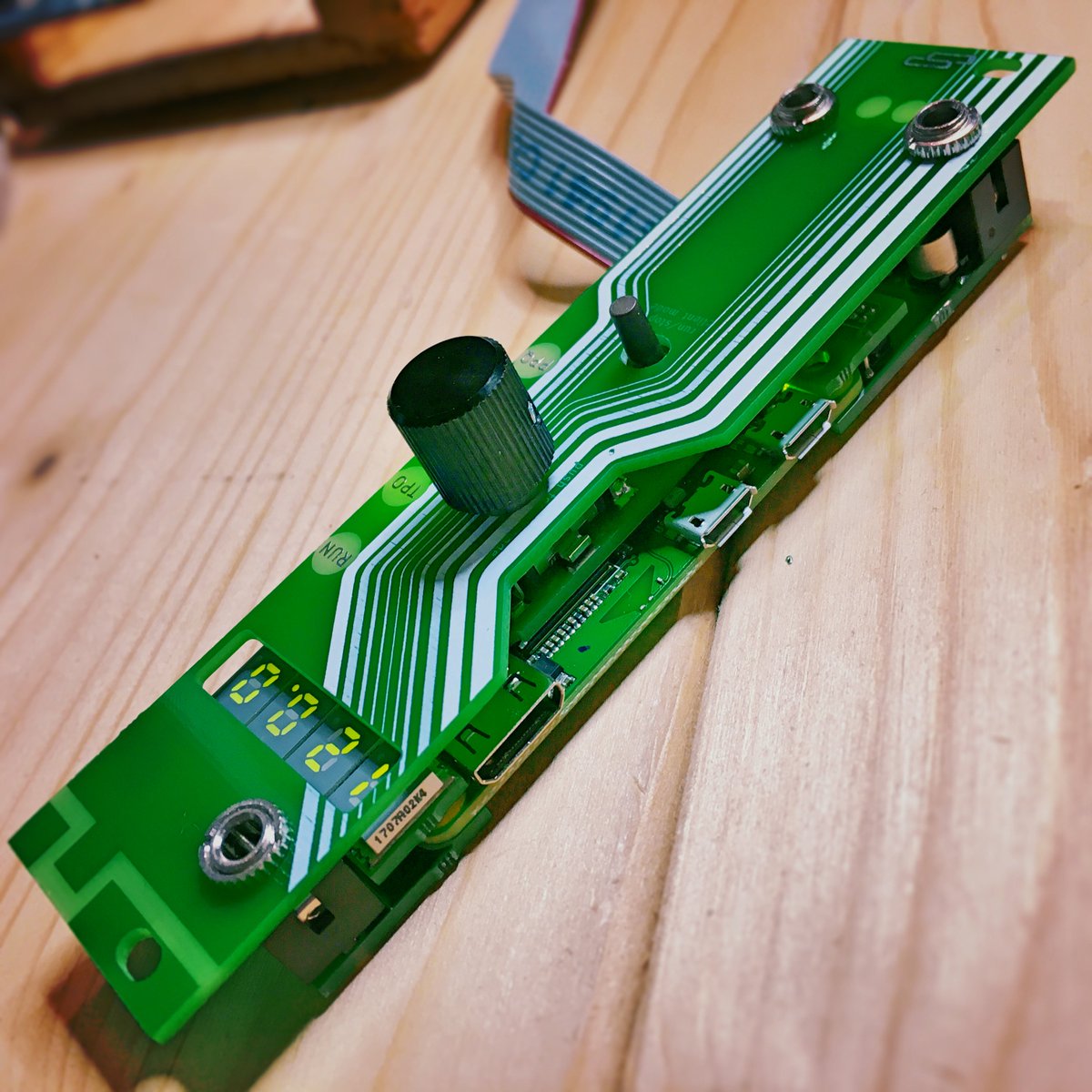 Play electronic music jam sessions with <a href="/raffael_seismic/">Seismic Industries</a>'s open-source DIY project spink0, which uses a Pi Zero and <a href="/Ableton/">Ableton</a> Link to keep #eurorack modular synth music in time with other electronic instruments.
raspberrypi.org/blog/eurorack-…
