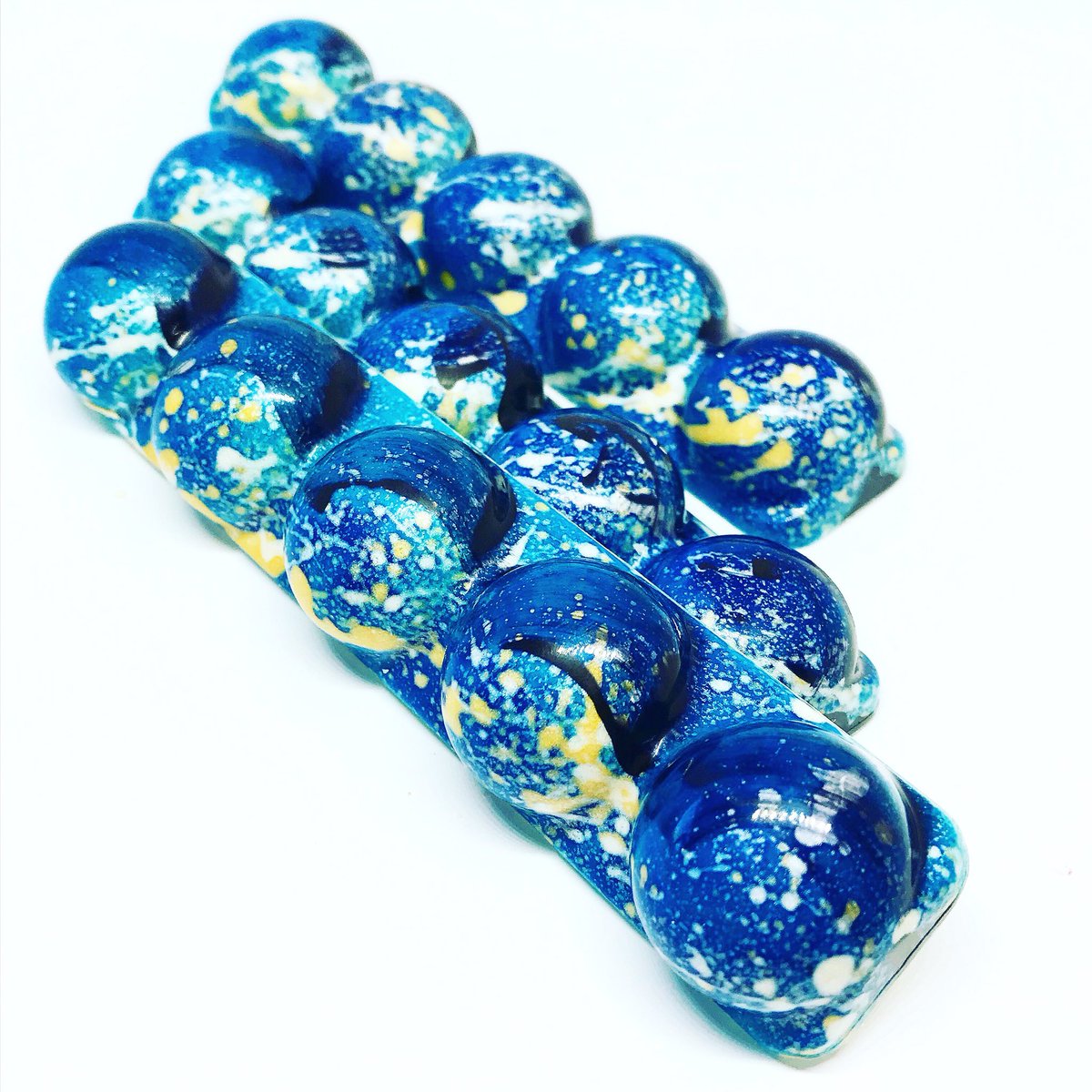 Luczakowski_M's tweet photo. Introducing my β.....FEE β bars
-sticky tofFEE
-banofFEE
-sea salt tofFEE
All in one bar;)
.
Thy will make first appearance @MoretonShow on 1st September;)
We can not wait #ChoColours
.
#classicbritish #chocolate #market #sweet #desserts https://t.co/2ighGsApW3