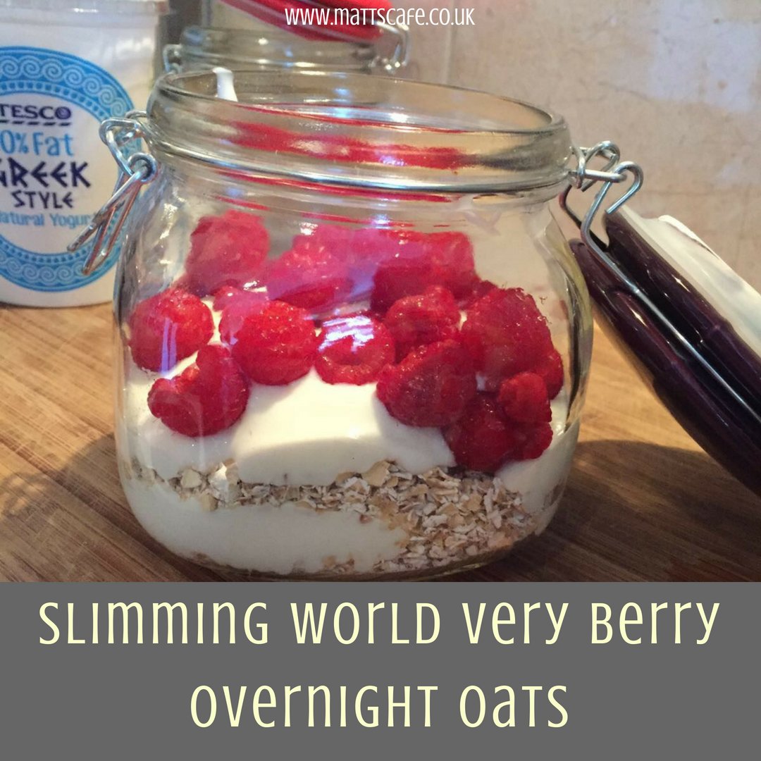 Keep on track with a delicious Very Berry Overnight Oats, check out the recipe. 

buff.ly/2vjrebh
#slimmingworld #overnightoats #strawberry #summer #breakfast #delicious #slimmingworlduk #synfree