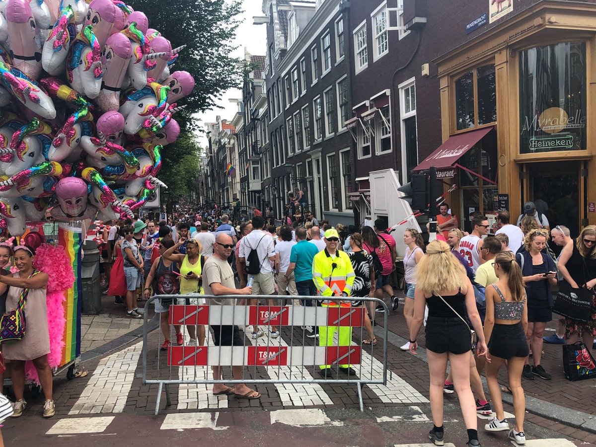 De gemeente Amsterdam beschreef ons als een van de helden van de veiligheid tijdens de Pride Amsterdam 2018! Onze beveiligers en Traffic medewerkers waren afgelopen zaterdag namelijk werkzaam in Amsterdam tijdens de Canal Pride.