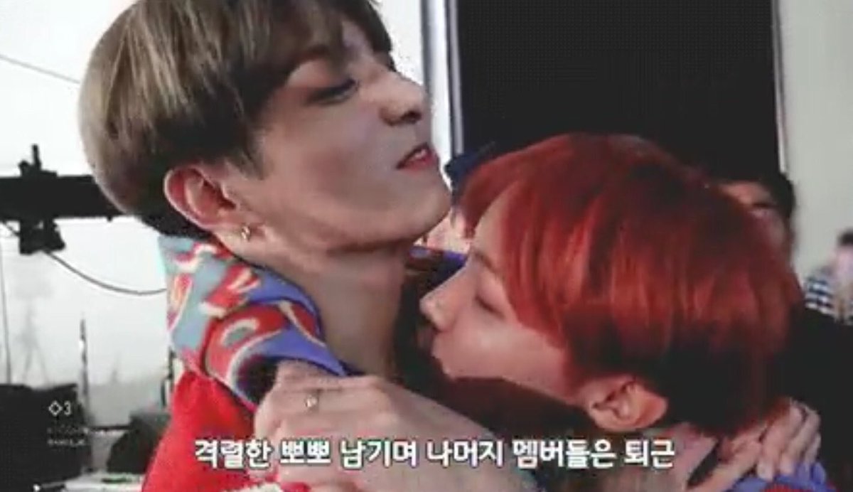 LovemyselfTarmy's tweet photo. Kardeşlerine olan sevgisine bayılıyorum çok güzelsin jhooooope

#iHeartRadioMMVAs⁠ ⁠⁠ ⁠ #MMVAs⁠ ⁠⁠ ⁠ #FFGroupBTS @BTS_twt https://t.co/7WG5XsU4gA