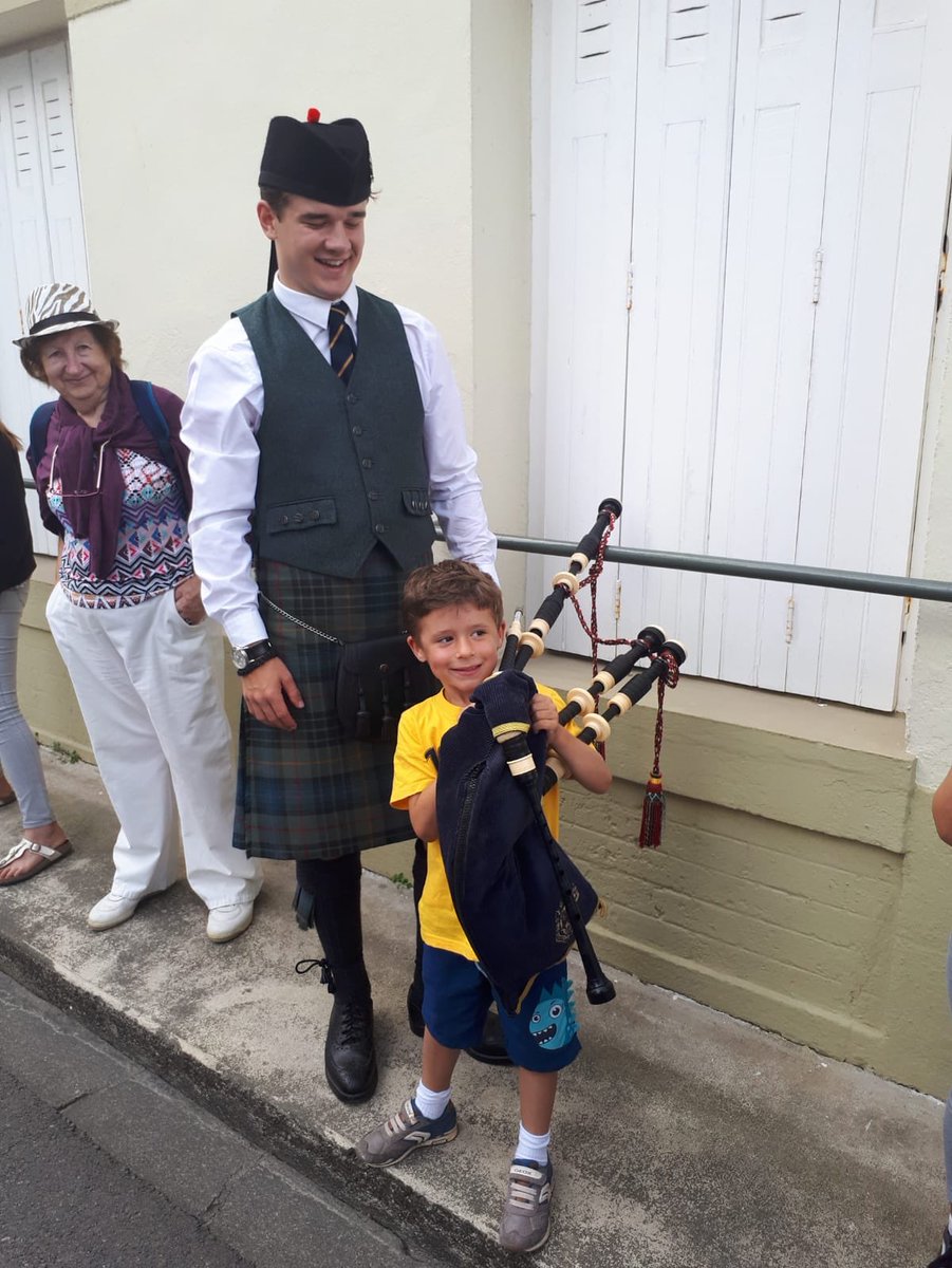 strathpipeband's tweet image. #strathpipeband on top form at #PortLuis @FESTIVALLORIENT @StrathallanSch