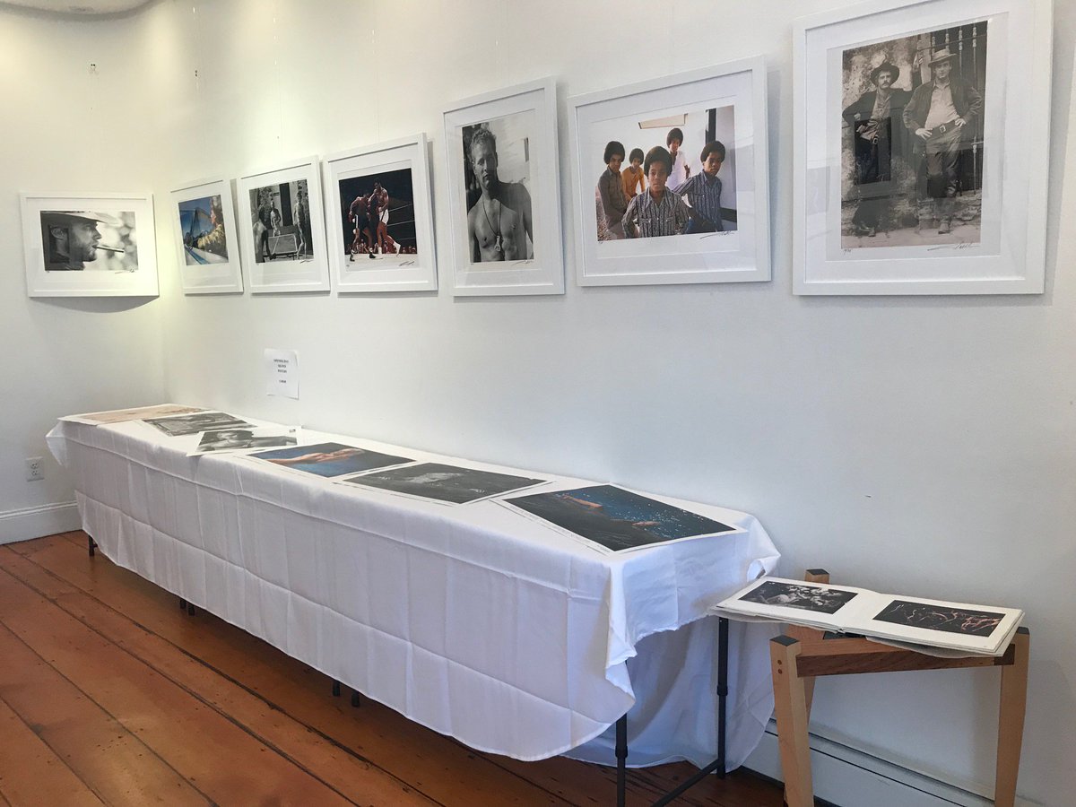 FrameItEasy's tweet photo. Honored to see some of these legendary images from the photographic archives of Lawrence Schiller framed in #frameiteasy 71 white wood frames at the Gallery Des Artistes in New Hope, PA. ๐#lawrenceschiller #marilynmonroe #artgallery https://t.co/kDp0ZBHUdq