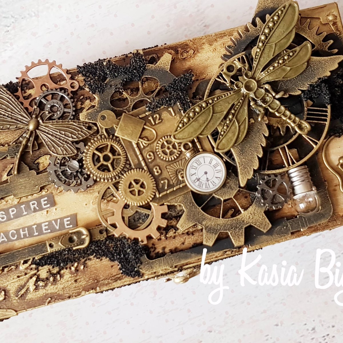 creative_kind's tweet image. ❤ Check out this fab tutorial for this amazing Steampunk box created for us exclusively by Kasia Bigaj 😊 xx