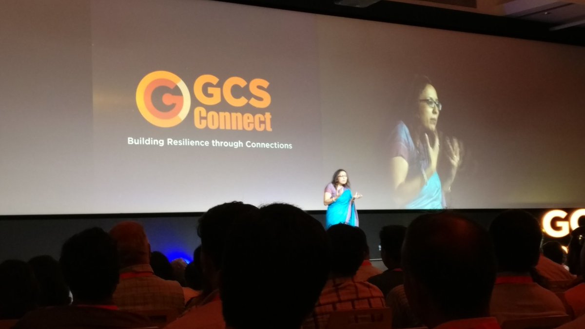 raggietweets's tweet image. Witty and inspirational..!!! That&apos;s what u were..!!  @iRadhikaGupta #GCSConnect