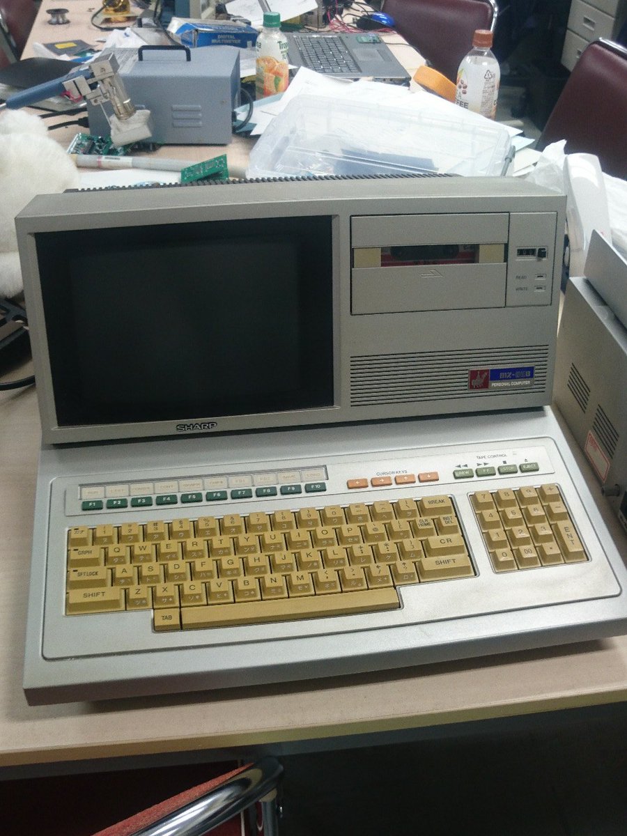 研究室から、40年前のパソコンとカードリーダーを発掘！メーカー ...
