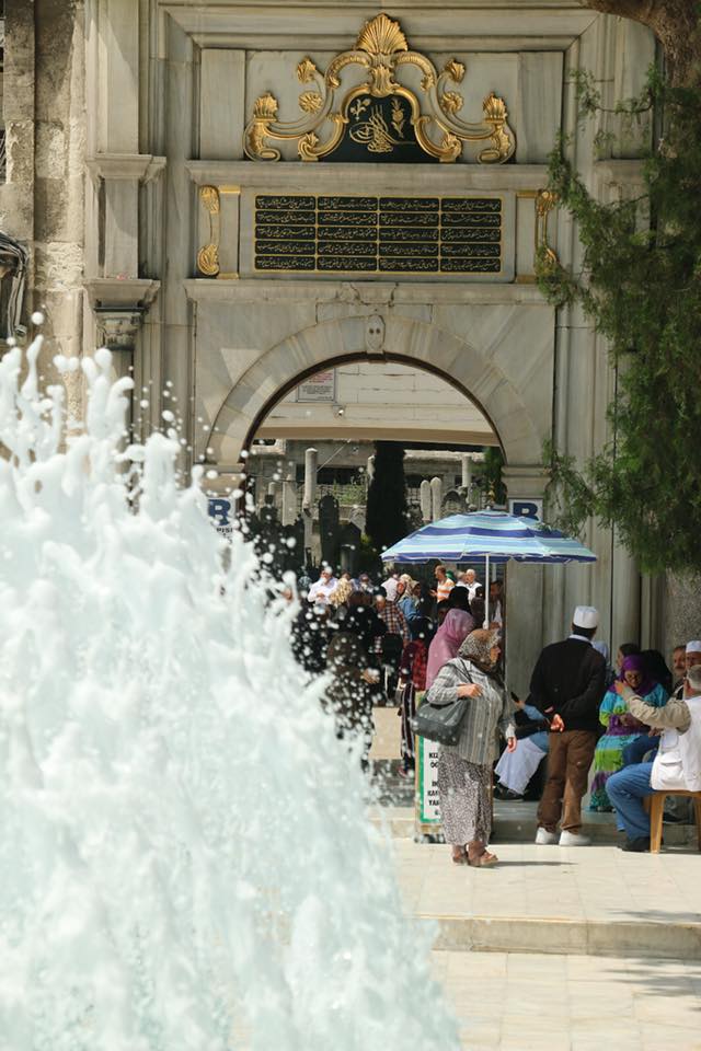 ESTAM Profesyonel Rehberleri Eşliğinde Ücretsiz Çift Kişilik Eyüpsultan Turu Yarışması Devam Ediyor!
Günün Sorusu:
Eyüp Sultan Camii’nin ilk imamı ve ilk türbedarı kimdir?
#EyüpsultandaKültürSanat #ESTAM
