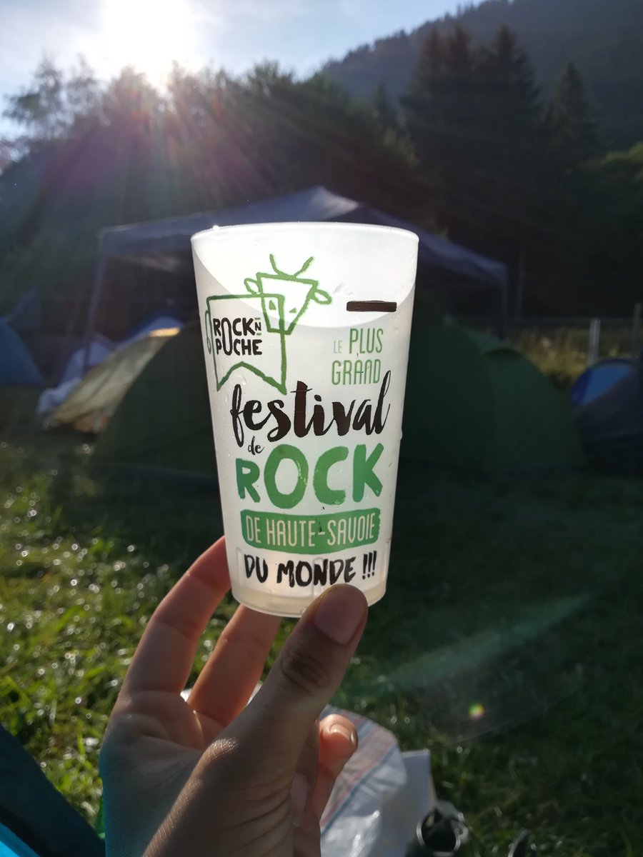ysalineh's tweet photo. #RocknPoche #fallaitpasfinirleRicard https://t.co/XfHTlVPtSE
